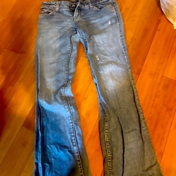 American Eagle- Size 2 Reg Distressed Denim Boot Cut Jean! Lower waisted